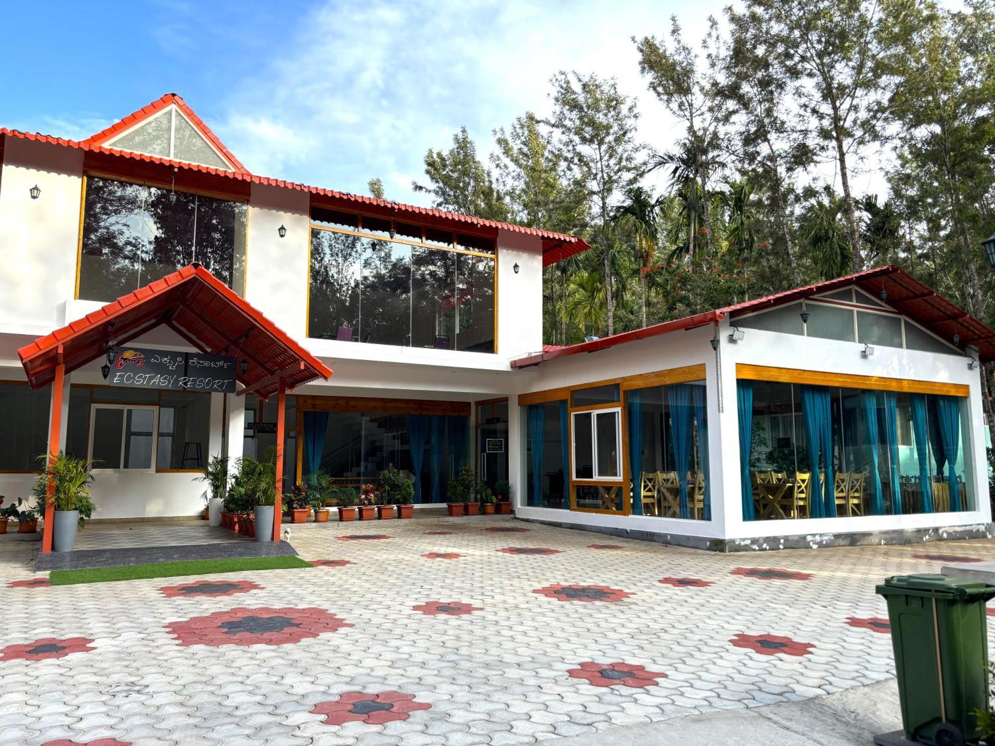 Ecstasy Tent Stay With Swimming Pool & Common Washroom Chikmagalūr Exterior foto